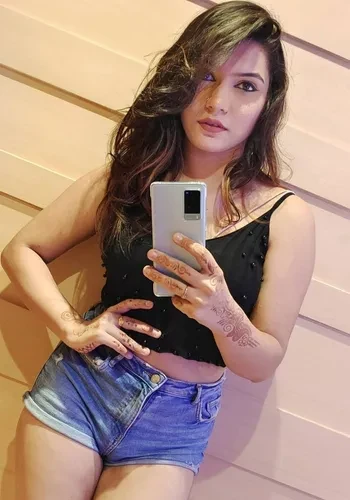 Escorts Priya Chauhan from Manali