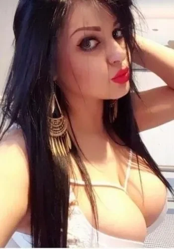 Escorts Rashi Khanna from Dehradun